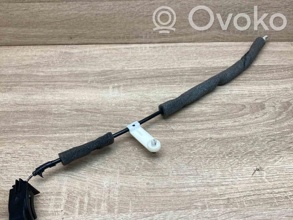 BMW 7 E65 E66 Dzinēja pārsega slēdzenes trosīte 