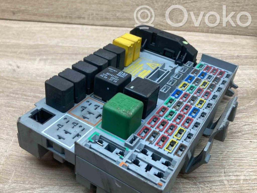 Opel Zafira A Modulo fusibile 