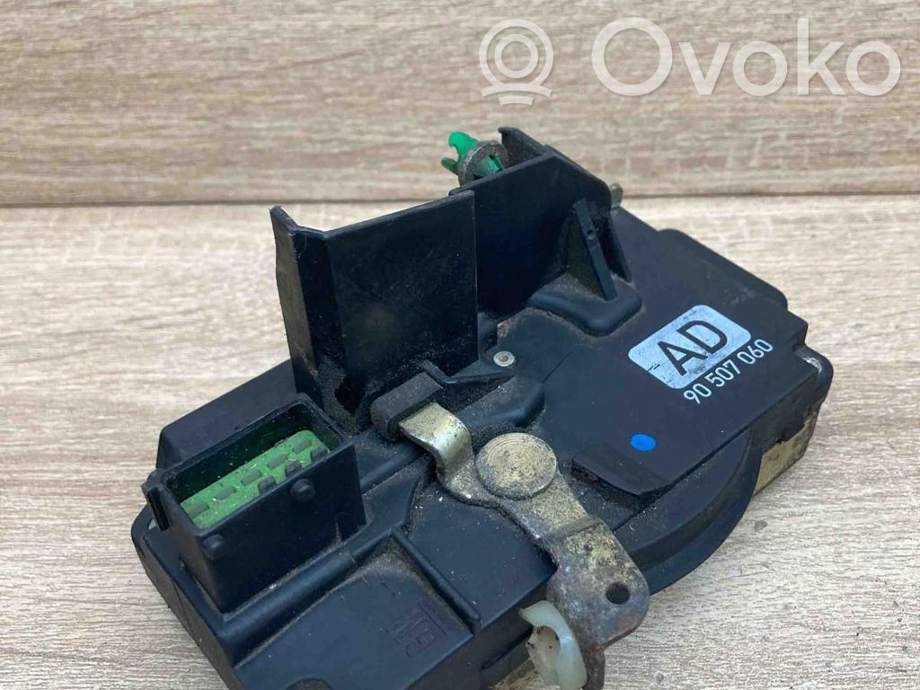 Opel Vectra B Etuoven lukko