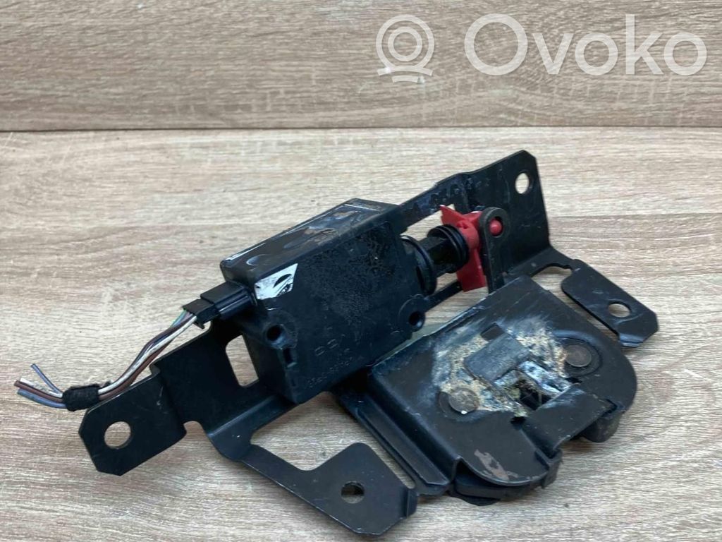 Tailgate/trunk/boot lock/catch/latch   7057364,406205