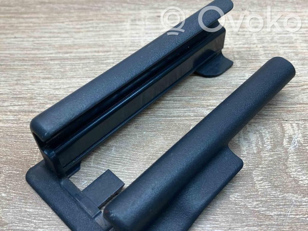 Mercedes-Benz C W203 Rivestimento del binario sedile anteriore del conducente
