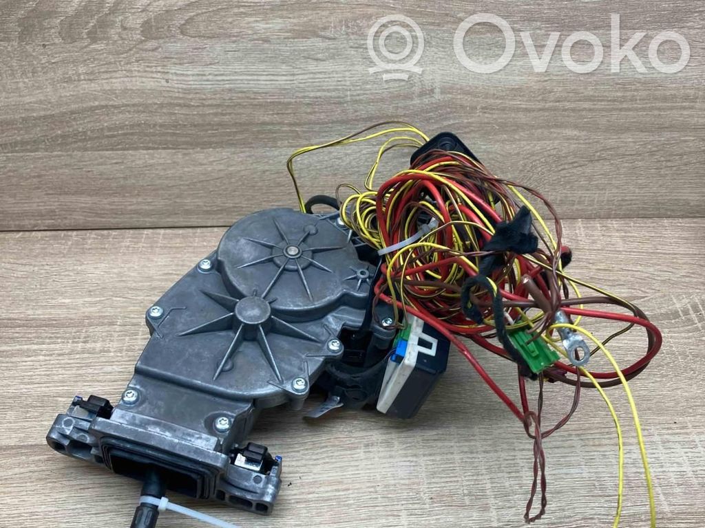 Mercedes-Benz E W212 Siłownik elektryczny podnoszenia klapy tylnej / bagażnika 