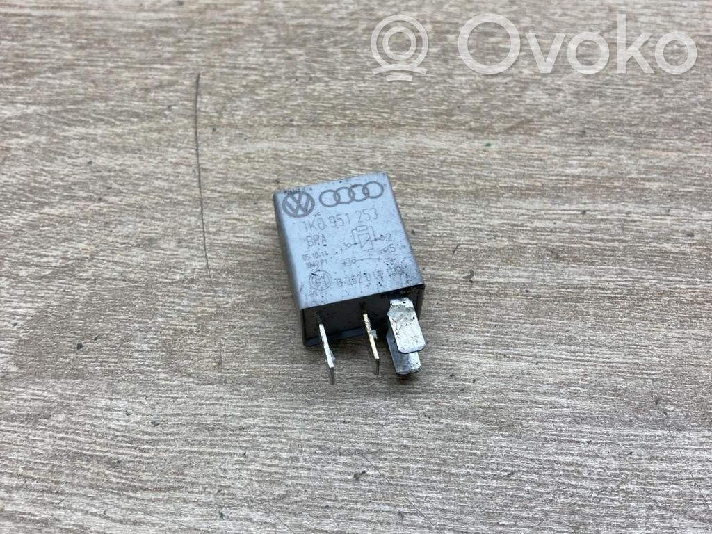 Skoda Octavia Mk2 (1Z) Alte relee 