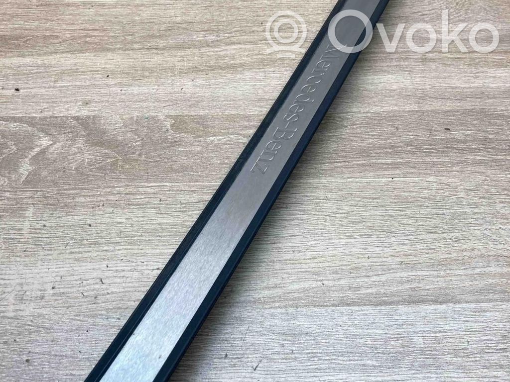 Mercedes-Benz E W211 Copertura del rivestimento del sottoporta anteriore 