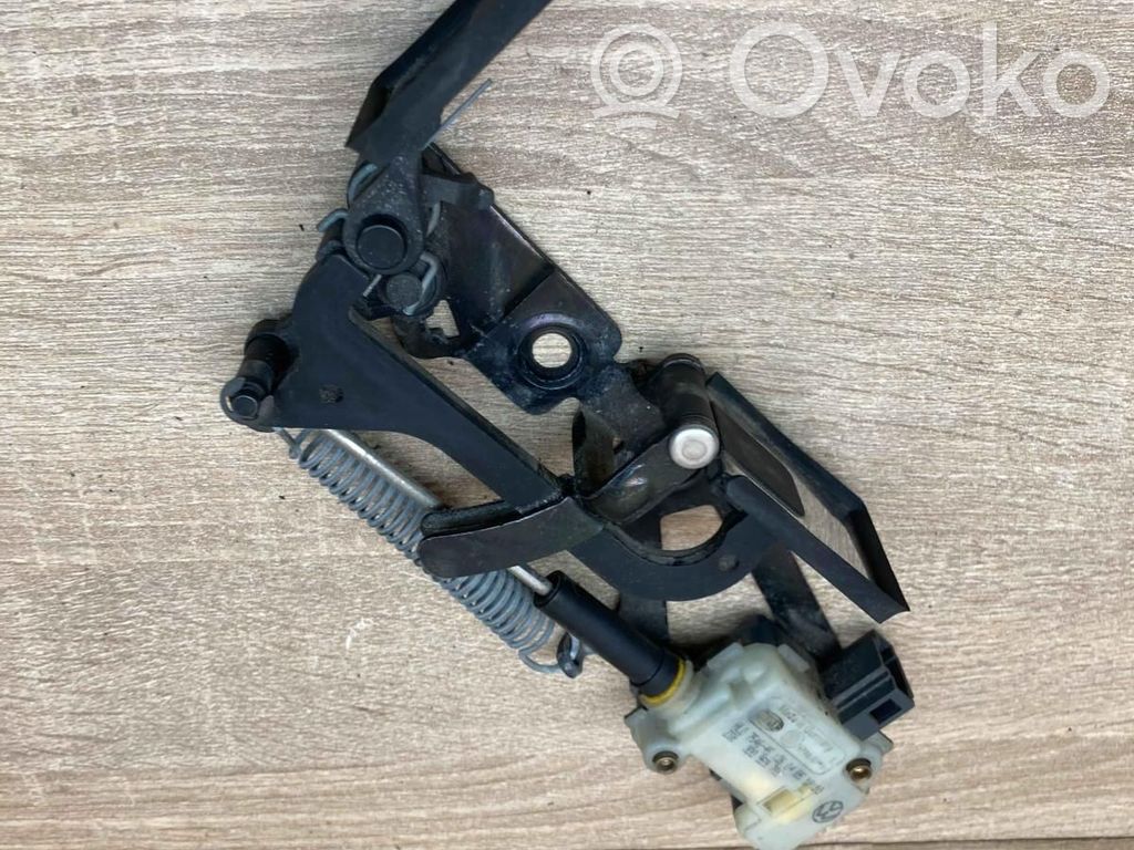 Volkswagen Phaeton Tailgate window lock/catch/latch 