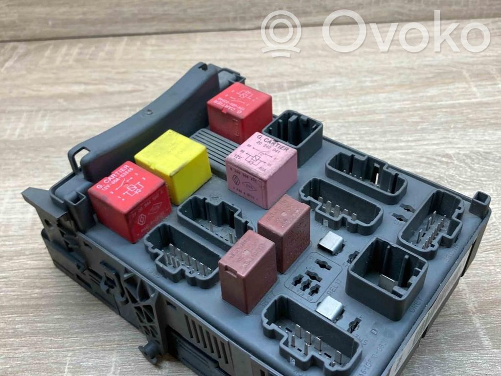 Renault Espace III Fuse module 