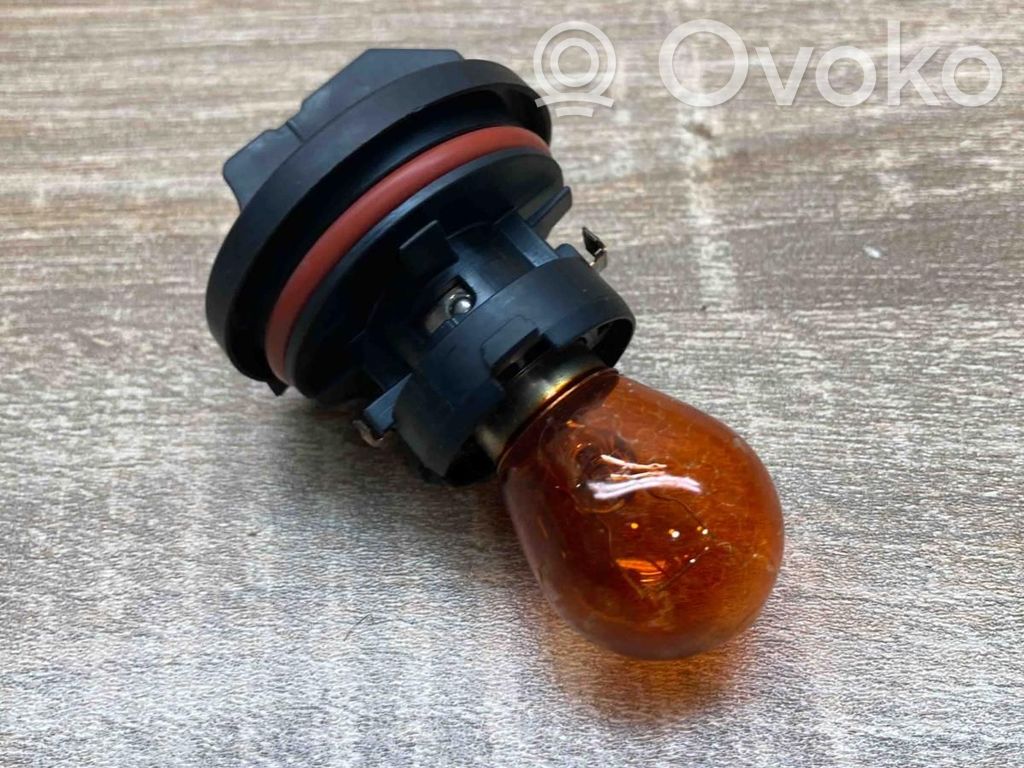 Etuajovalon polttimo   PY21W