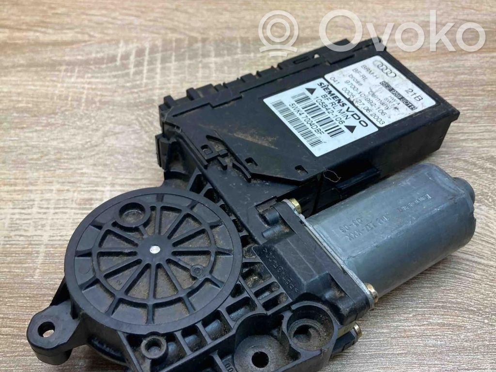 Audi A4 S4 B6 8E 8H Silnik regulatora szyby drzwi przednich 