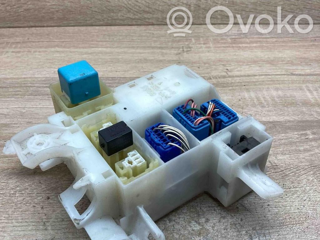 Toyota Corolla E120 E130 Fuse module 