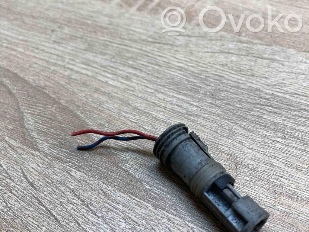 Plug wire   1393744,29627171