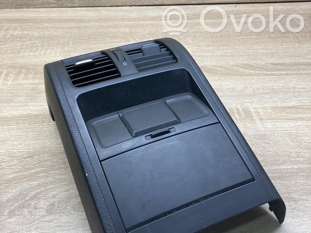 Volkswagen PASSAT B6 Griglia di ventilazione posteriore 