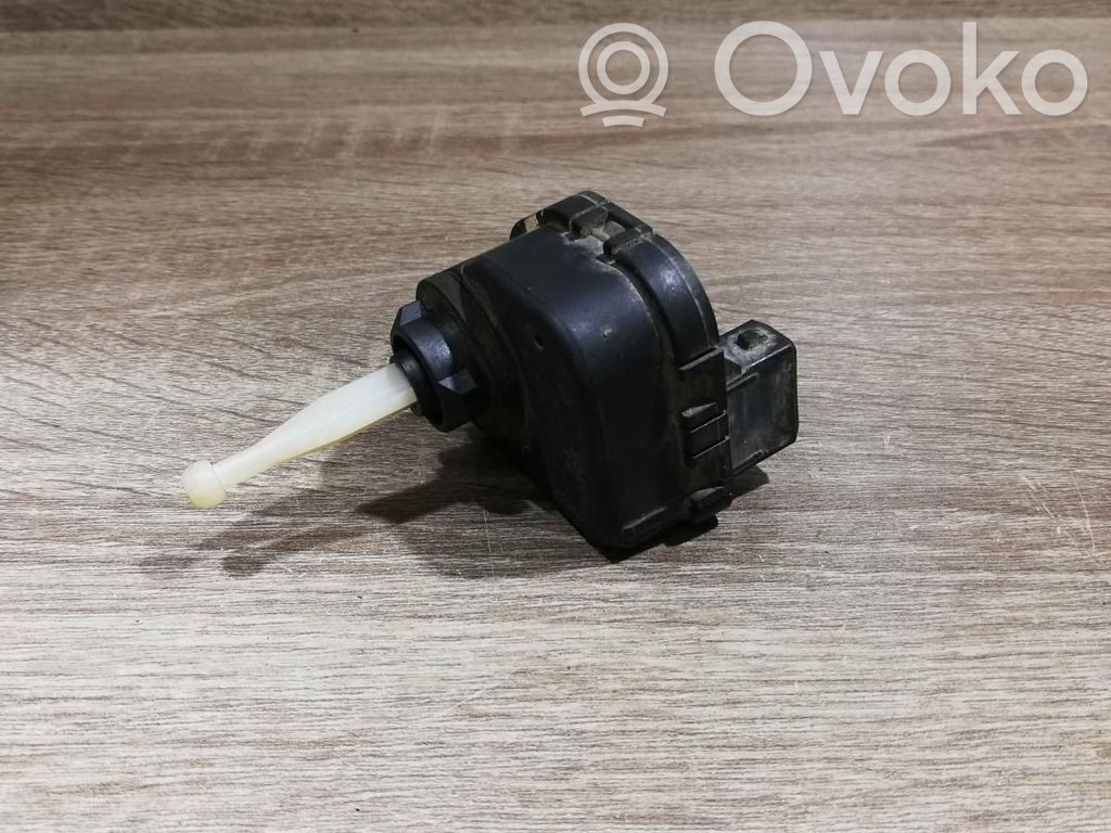 Audi 80 90 S2 B4 Scheinwerferstellmotor 
