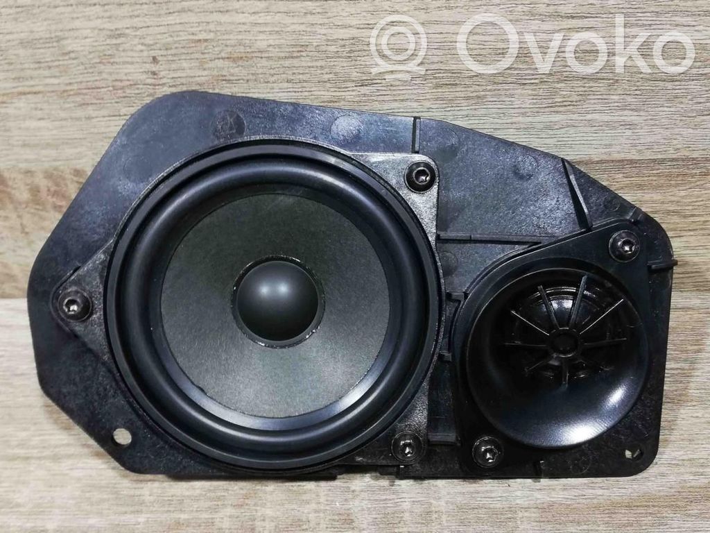 BMW 5 E60 E61 Altavoz de la puerta delantera 