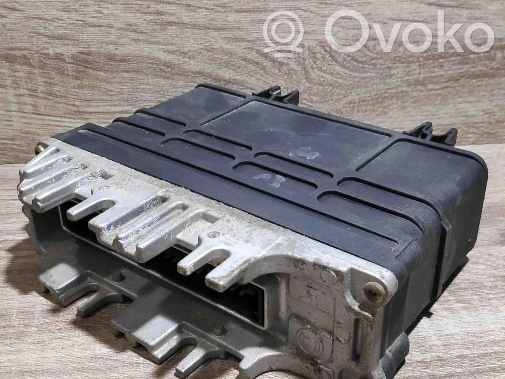Volkswagen Golf III Unitate control motor/modul ECU 