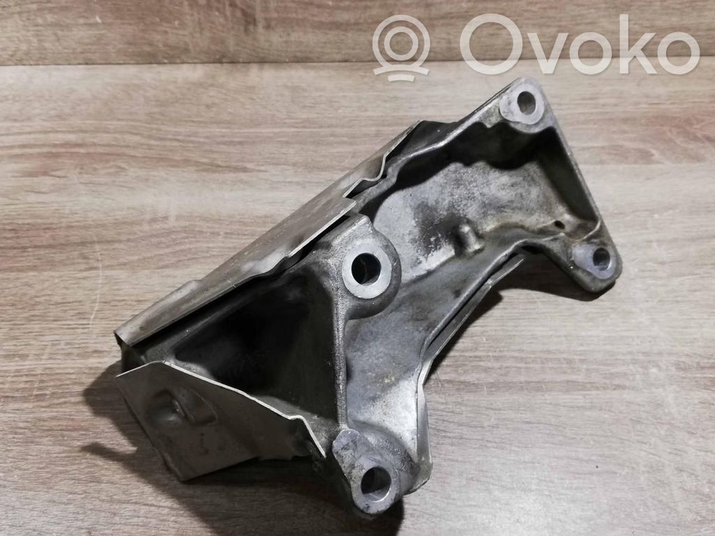 BMW 7 F01 F02 F03 F04 Łapa / Mocowanie silnika 