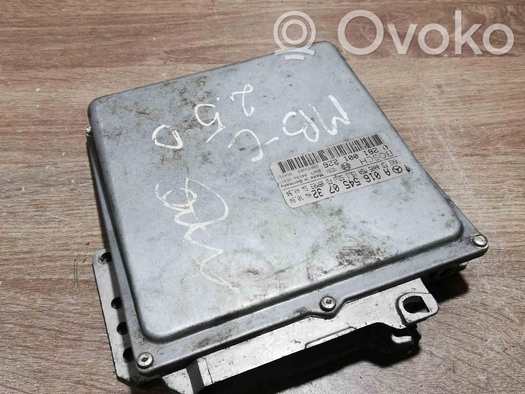 Komputer / Sterownik ECU silnika   A0165450732,0281001226
