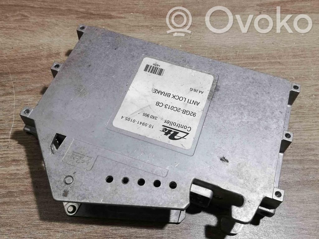 Unidad de control/módulo del ABS   92GB2C013CB