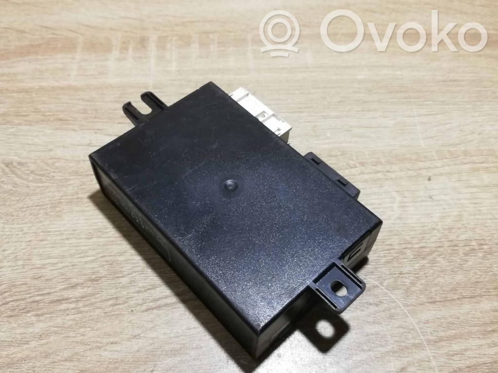 Unité de commande module de porte   8353569