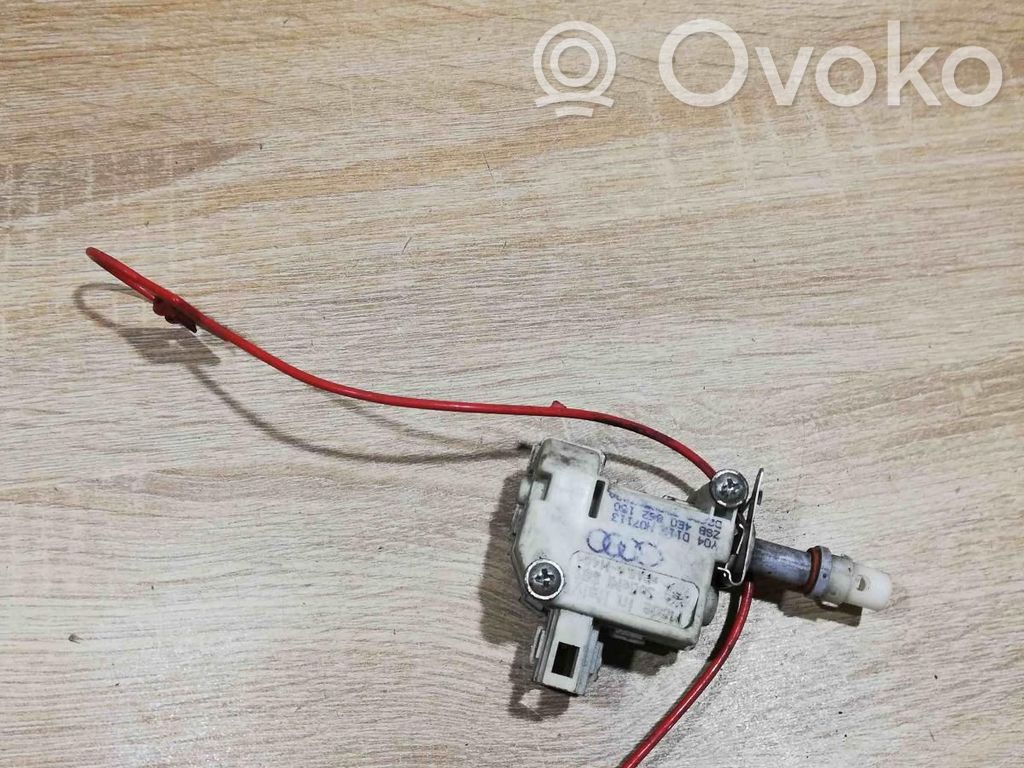 Audi A8 S8 D3 4E Motorino del tappo del serbatoio del carburante 