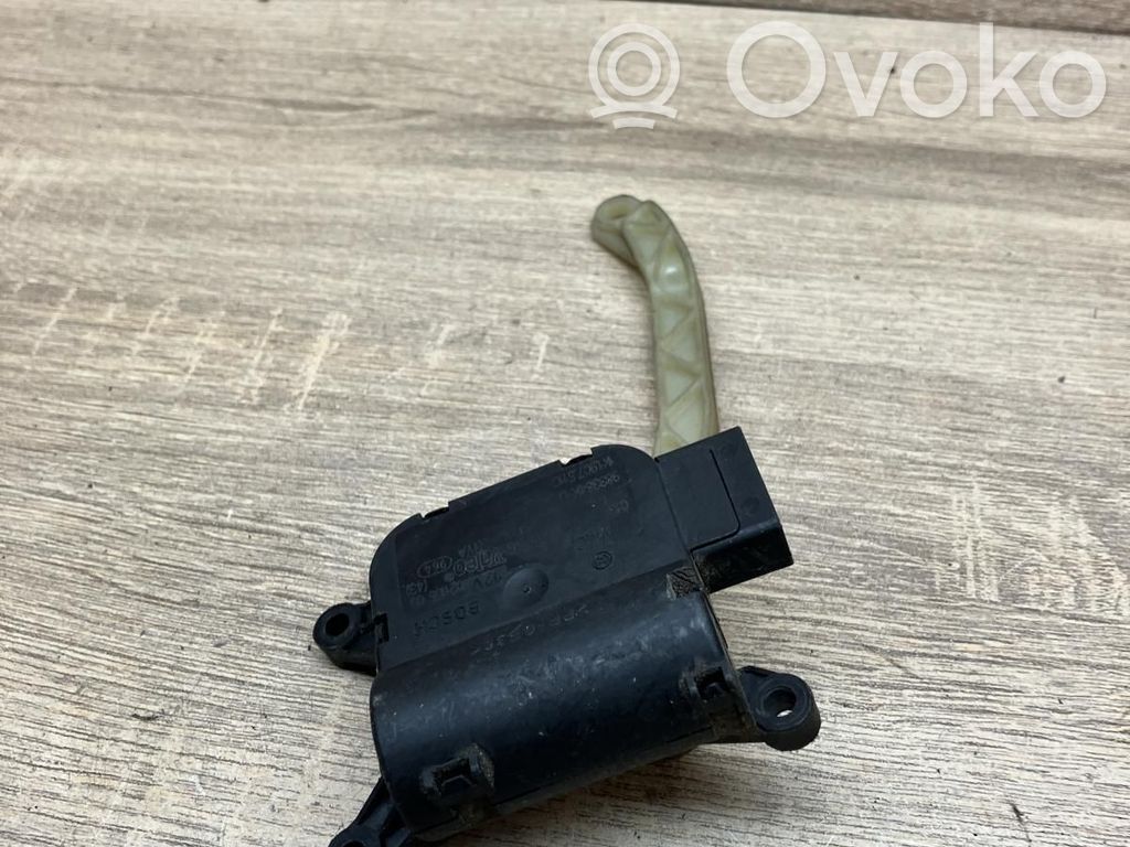 Volkswagen Touran I Motor/actuator clapetă aer 