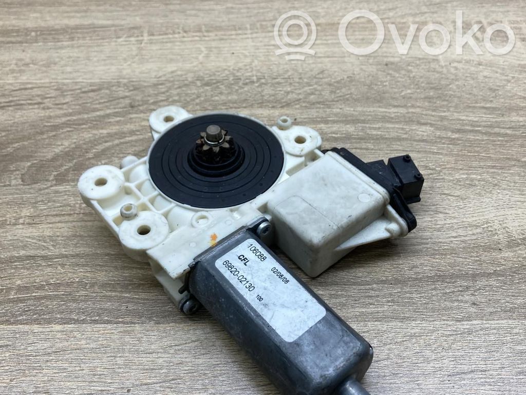 Toyota Avensis T250 Motorino alzacristalli della portiera anteriore 