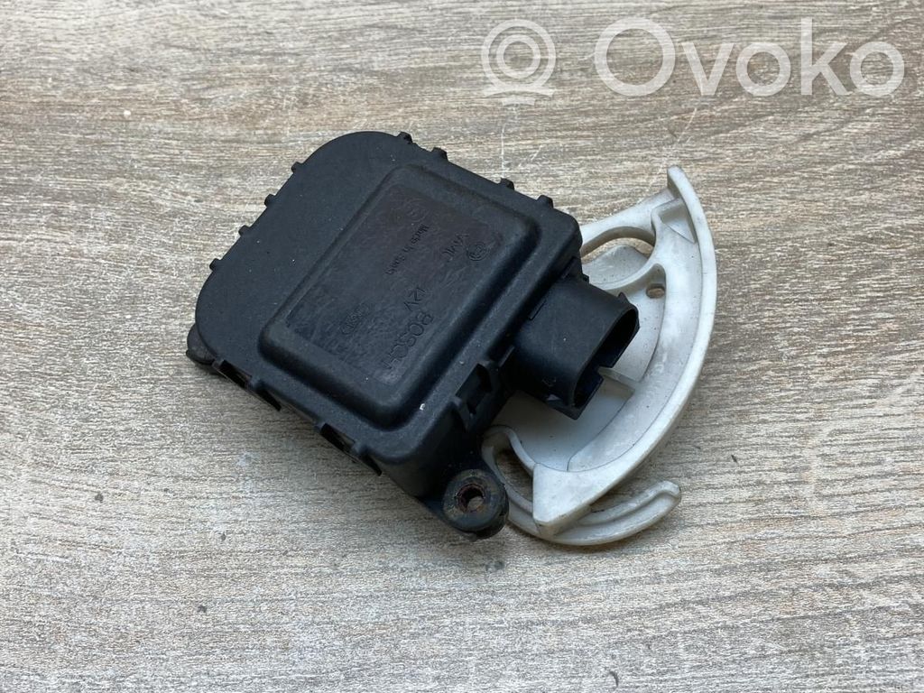 Audi A4 S4 B5 8D Motorino attuatore aria 