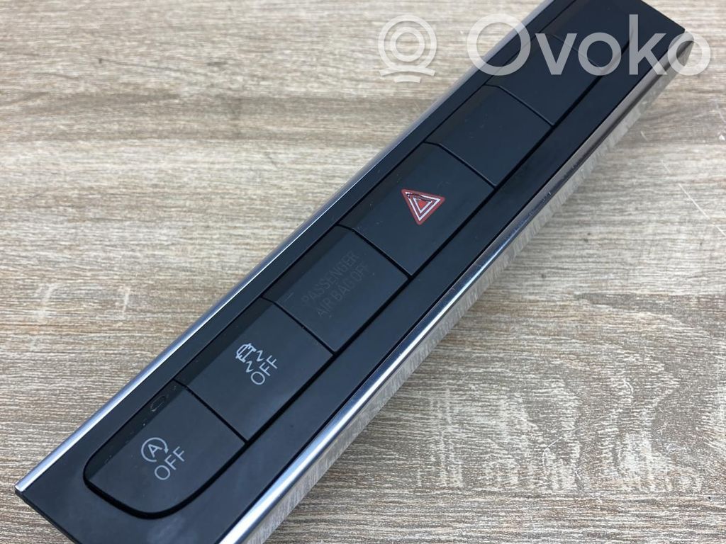 Audi A3 S3 8P Botón interruptor de luz de peligro 