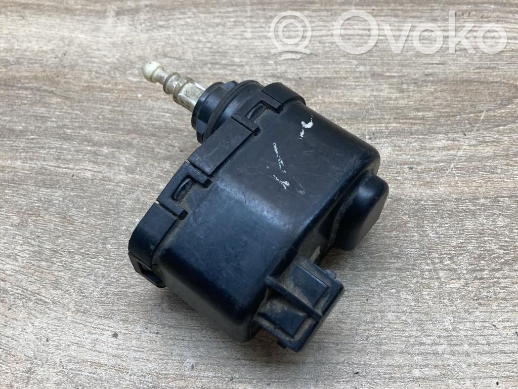 Volkswagen Golf III Moteur de réglage du niveau des phares