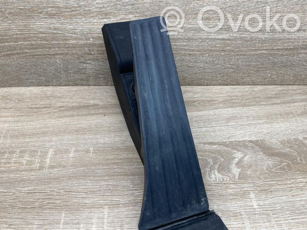 Akceleratoriaus pedalas   6766930,259160