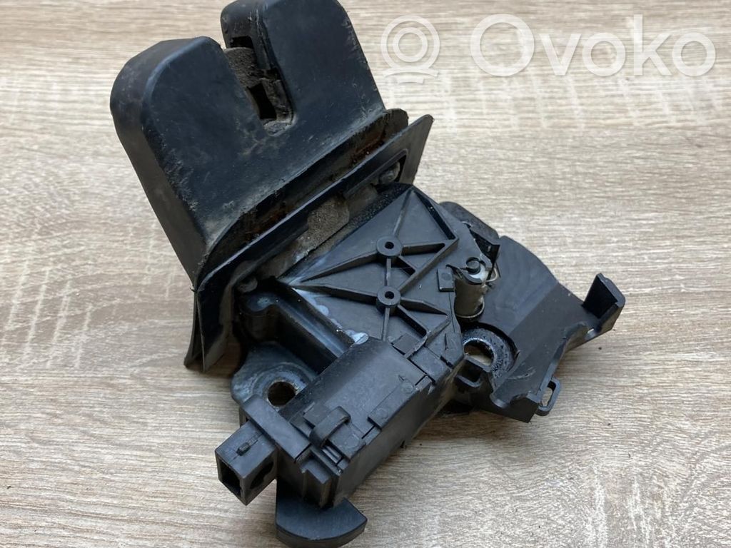 Audi A3 S3 8P Încuietoare portbagaj 