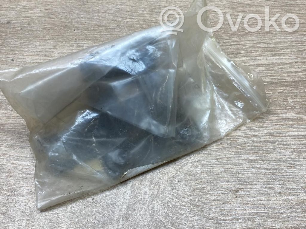 Opel Insignia A Radiator mount bracket 
