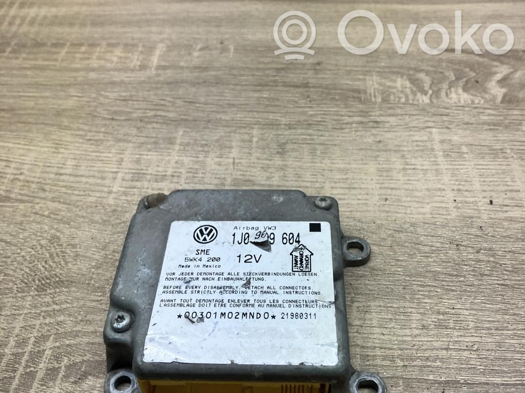 Volkswagen PASSAT B5 Unitate/modul de comandă airbaguri 