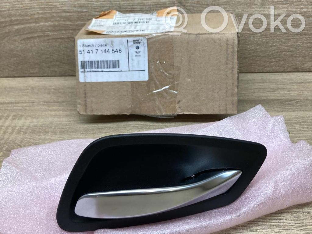 Front door interior handle   7144546