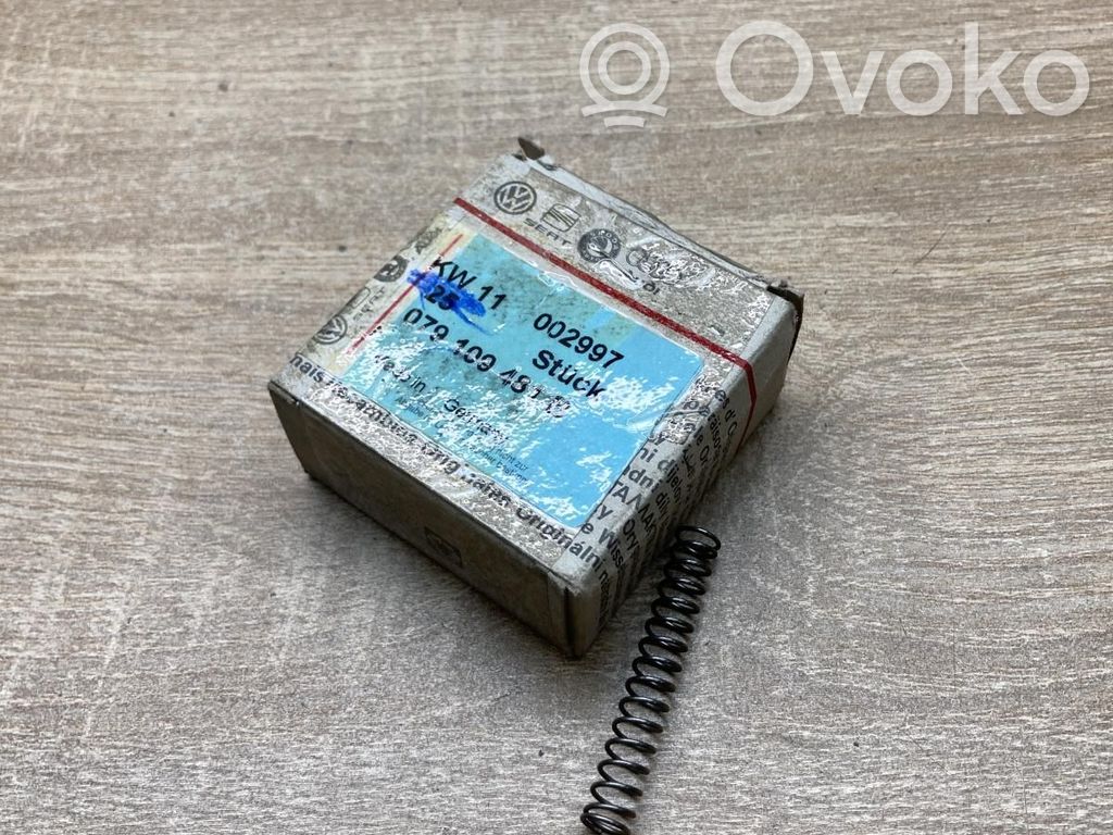 Audi A6 S6 C6 4F Alte piese compartiment motor 