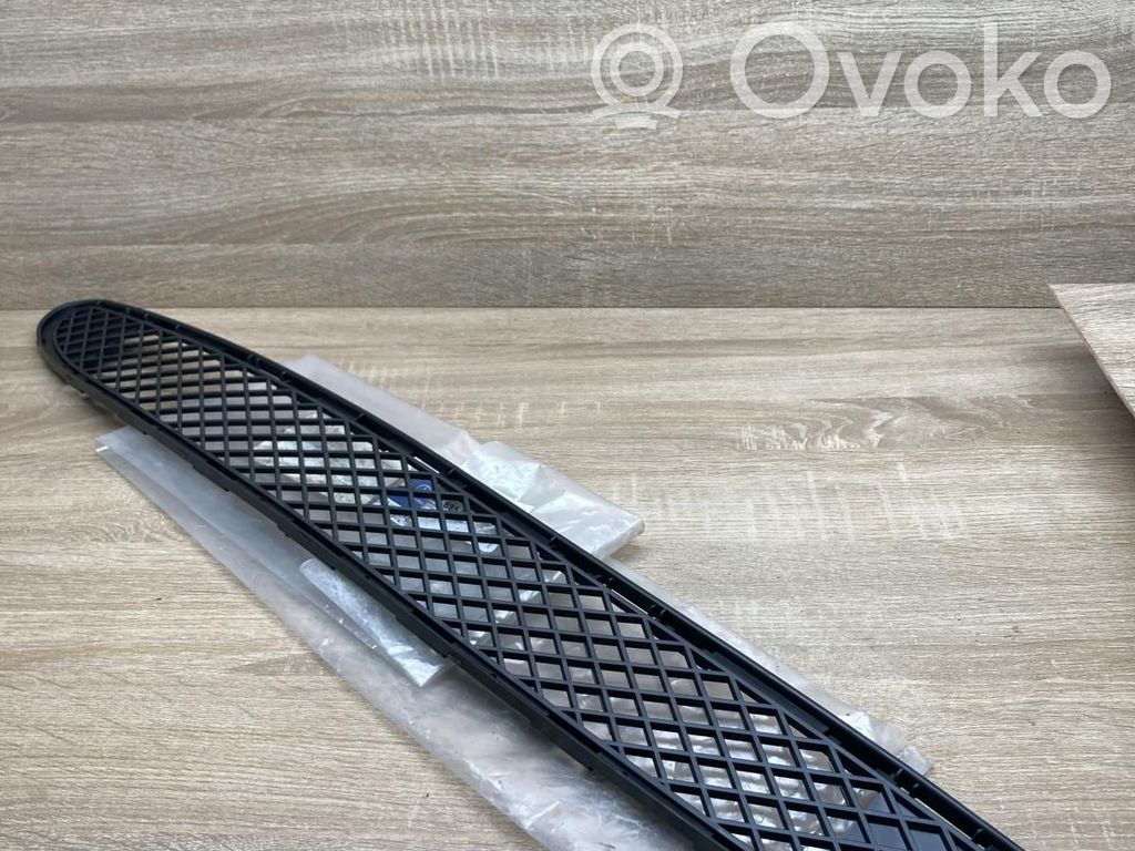 Mercedes-Benz C W203 Grilă inferioară bară față 