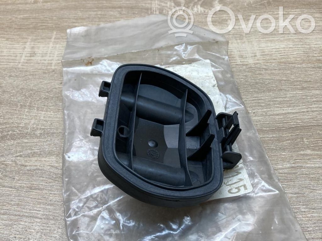 Mercedes-Benz E W210 Osłona żarówki lampy przedniej 