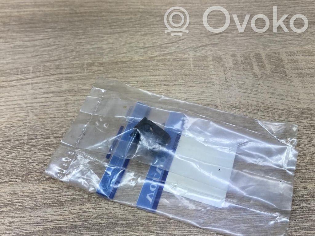 Volvo V70 Autres pièces compartiment moteur