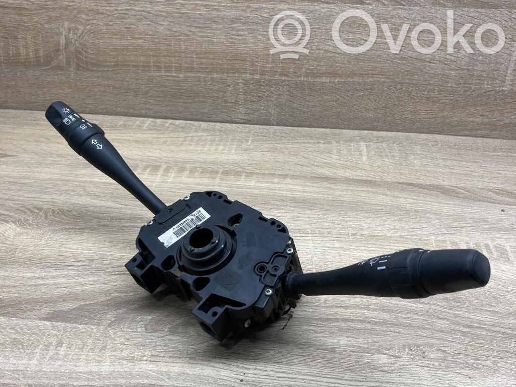 Nissan Primera Leva/interruttore dell’indicatore di direzione e tergicristallo