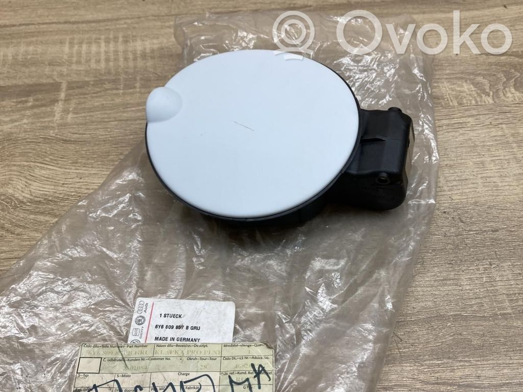 Skoda Fabia Mk1 (6Y) Sportello del serbatoio del carburante