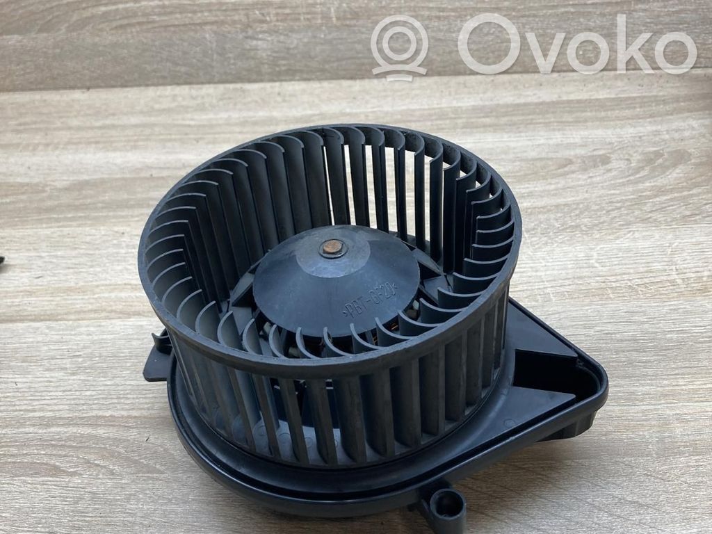 Audi A4 S4 B5 8D Heizungslüfter 