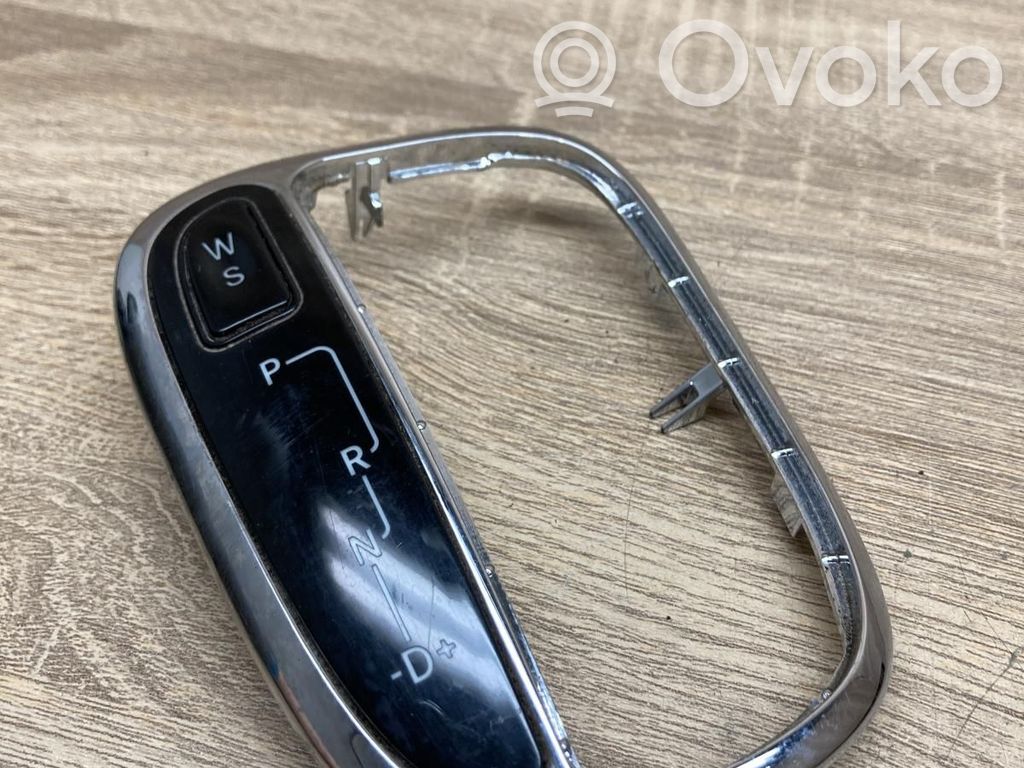 Mercedes-Benz C W203 Отделка рычага переключения передач (пластиковая)