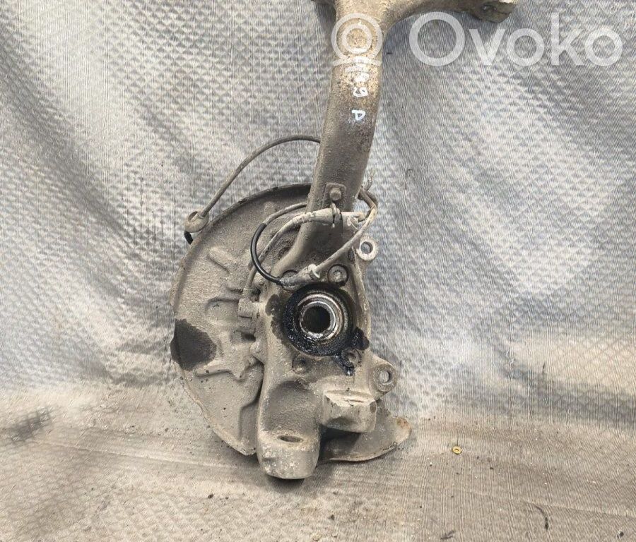 Audi A4 S4 B6 8E 8H Zwrotnica koła przedniego 