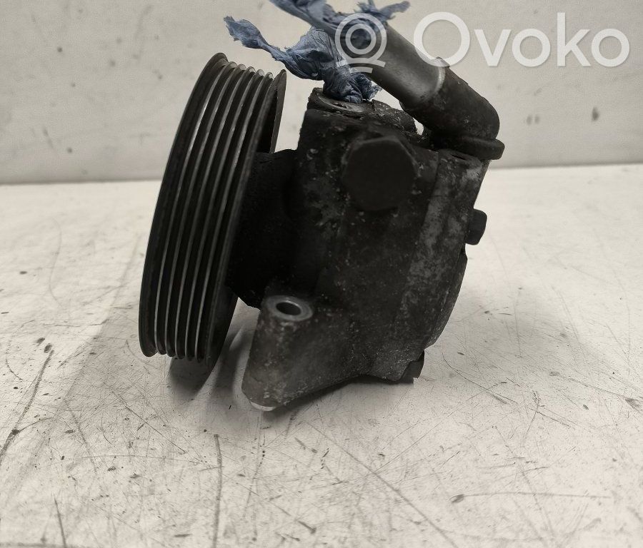 Ohjaustehostimen pumppu   6G913A696CD