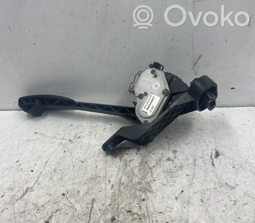 Accelerator throttle pedal   8634697