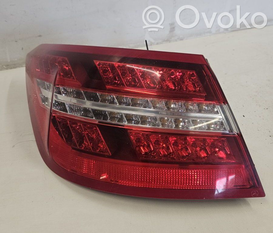 Mercedes-Benz E C207 W207 Lampa tylna 