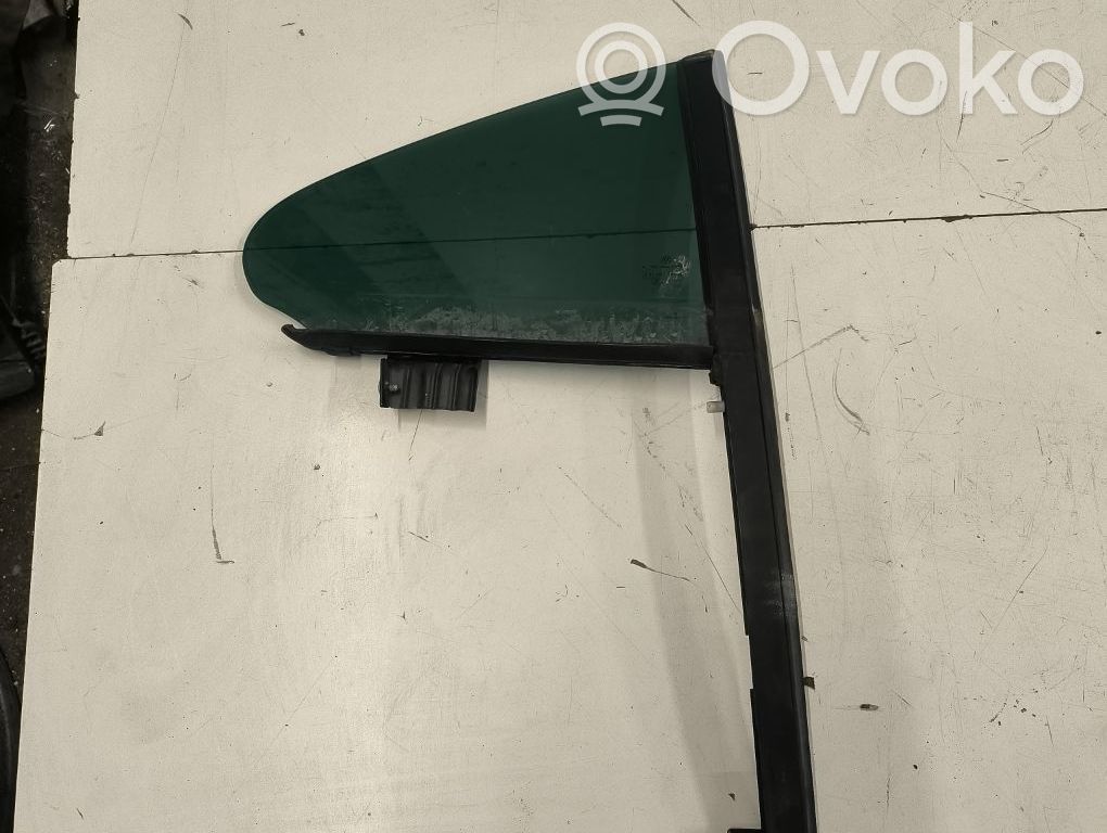 Ventanilla de ventilación de la puerta trasera