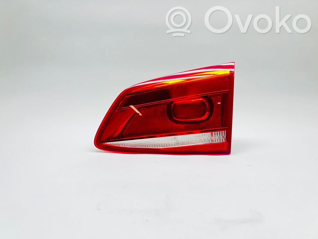 Lampy tylnej klapy bagażnika   3AF945094K,E12990,605512