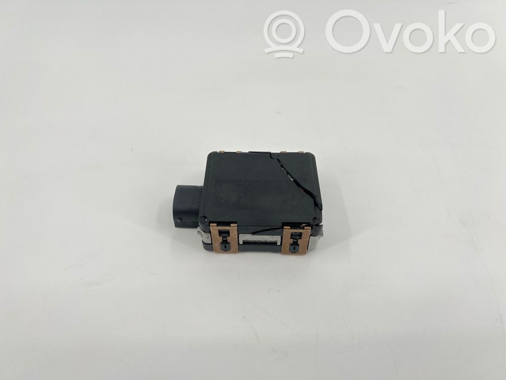 Volkswagen PASSAT B8 Distronic-anturi, tutka 