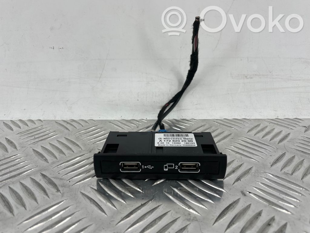 Mercedes-Benz GLE AMG (W166 - C292) Gniazdo / Złącze USB 