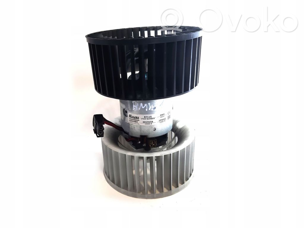 BMW X3 E83 Mazā radiatora ventilators 